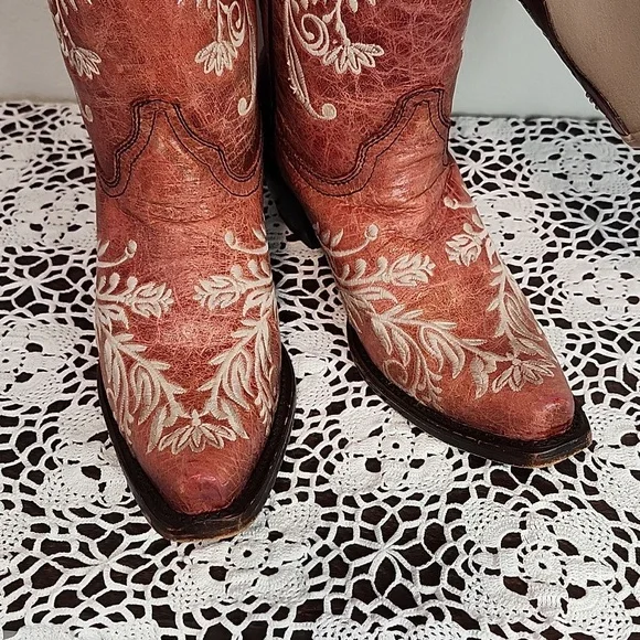 Corral Women's Distressed Leather Boots Size 9 Intricate Floral Embroidery - Picture 2 of 16